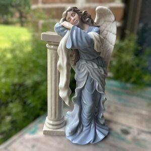 VTG Classic Treasures Figurine Sculpture 10.5" Fine Porcelain Leaning Angel‎